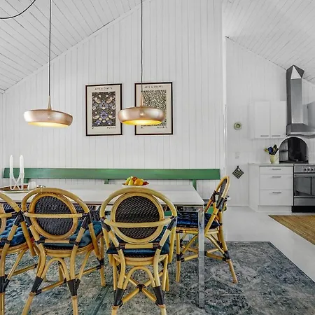 Дом отдыха Nice In Lgstr With Wifi And 3 Bedrooms *